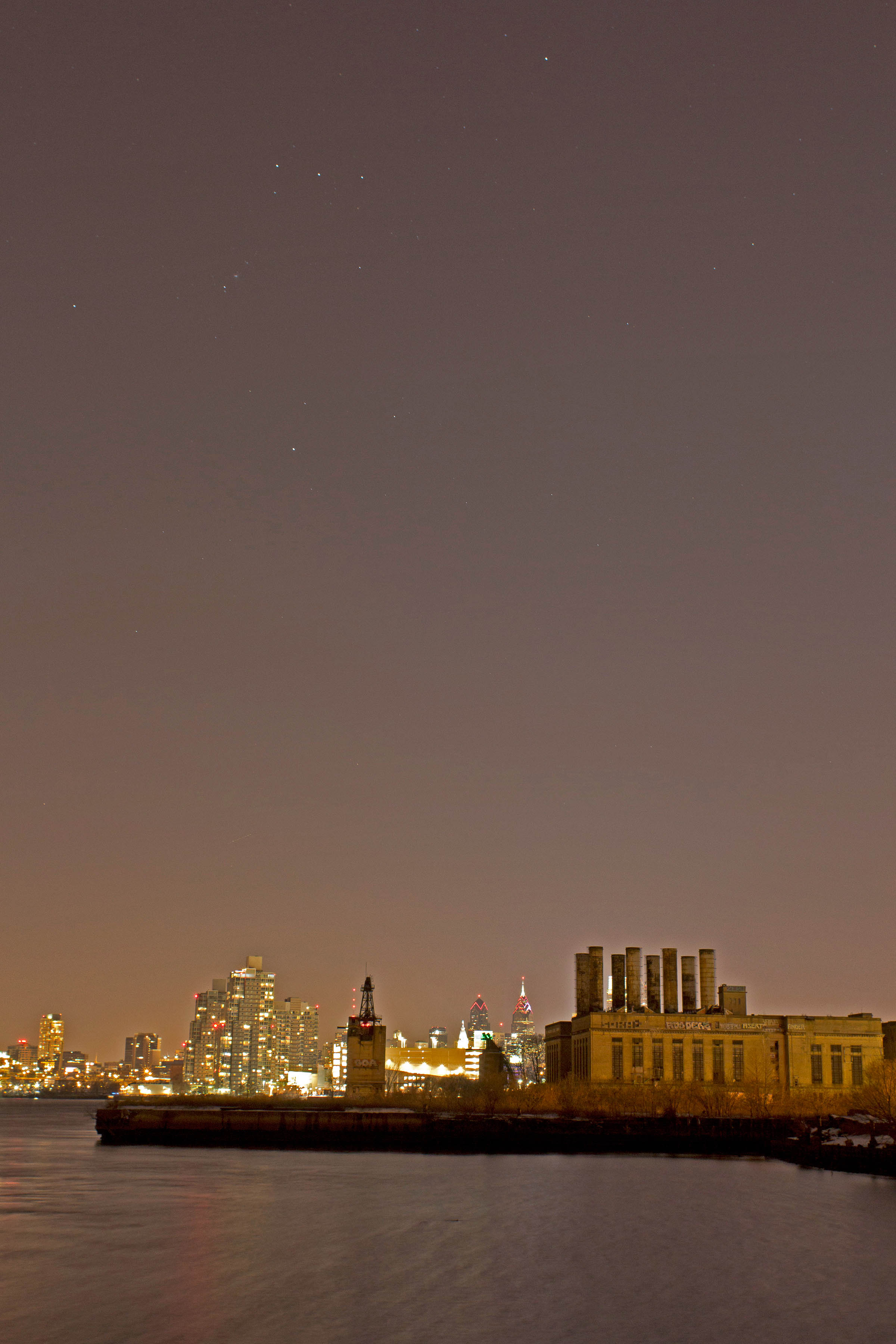 The abandoned Delaware Power Station and Philadelphia skyline, Philadelphia, PA, USA, 2017.