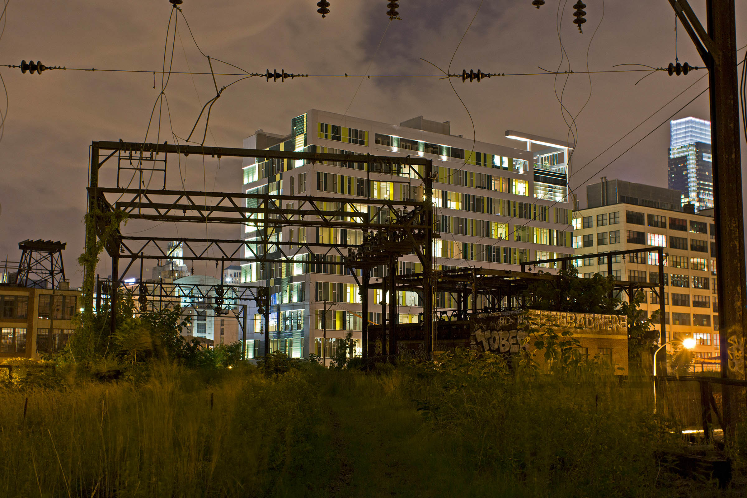 Night photo of the Philadelphia skyline, 2014.